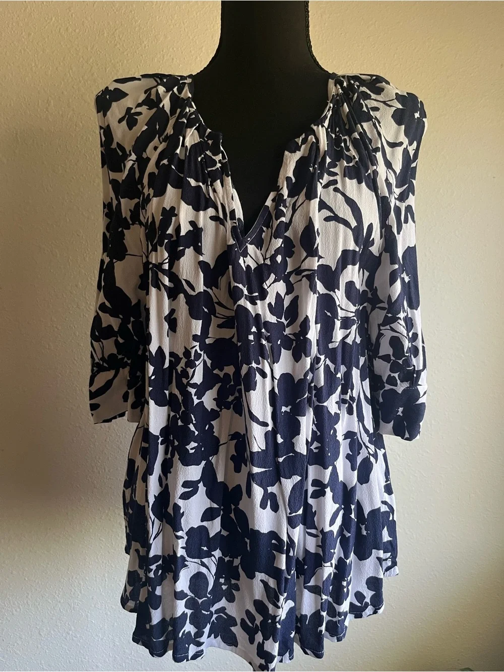 LOFT White Blouse with Navy Floral V-Neck Puff Sleeves